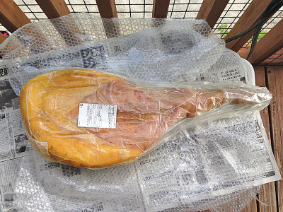 8.8kgの生ハム原木